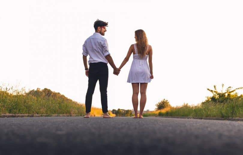 9 Anzeichen dafür, dass ein verheirateter Mann in dich verliebt ist
