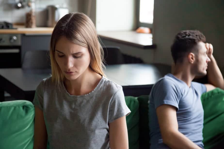Wenn er entscheidet, wann er dir Aufmerksamkeit schenken möchte – verlass ihn