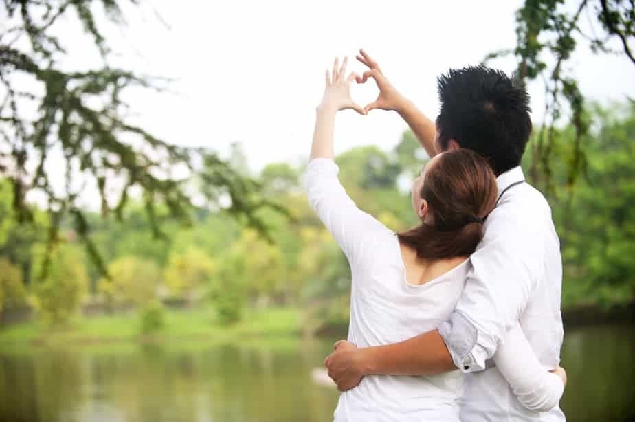 5 Dinge, die ein Mann fühlen muss, um sich in dich zu verlieben