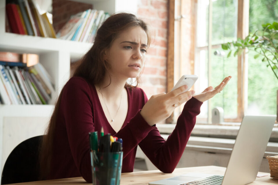 Warum schreiben Männer mit anderen Frauen? Wie soll ich reagieren?