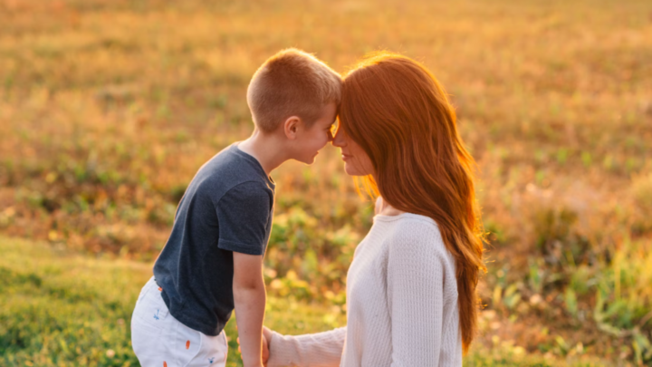 Die 10 wirksamsten Erziehungsregeln für Mütter mit Söhnen