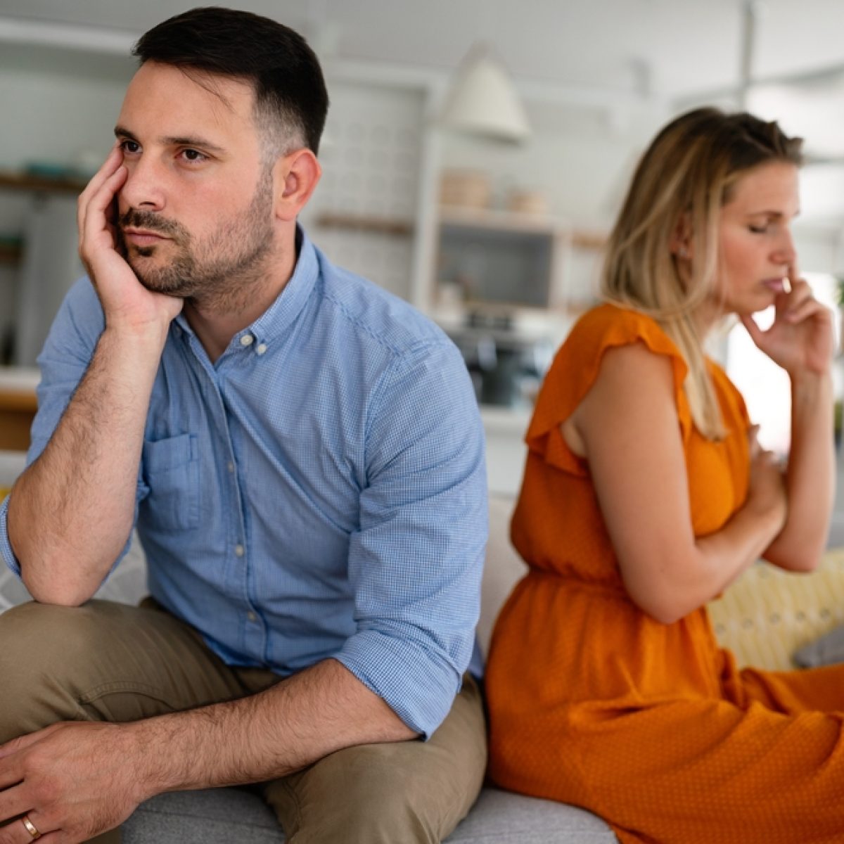 4 Warnzeichen, an den du eine emotionale Affäre bei dir oder deinem Partner erkennst