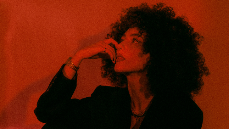 Versteckte Zuneigung erkennen – Anzeichen, die zeigen, was er wirklich fühlt