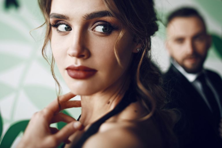 Was Denken Männer Wenn Sie Eine Frau Lange Anschauen Was denken Männer, wenn sie eine Frau lange anschauen?