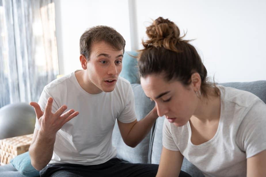 4 Anzeichen dafür, dass dein Partner dich zum Schlechteren verändert hat