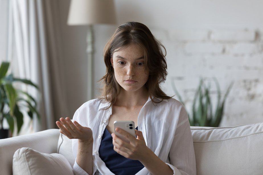 10 echte Gründe, warum dein Ex dich nach der Trennung kontaktiert