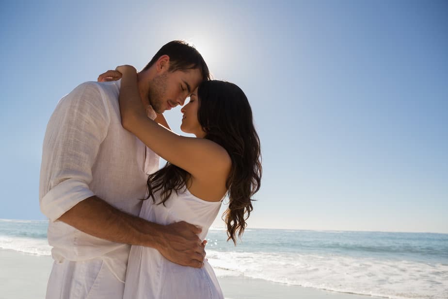 10 Gründe, wieso Umarmungen in der Ehe so wichtig sind