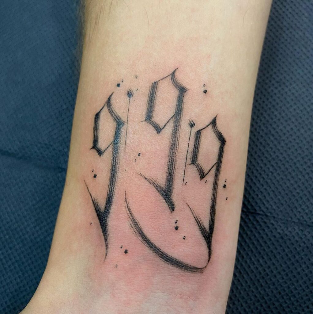 6. Kalligraphie Tattoo