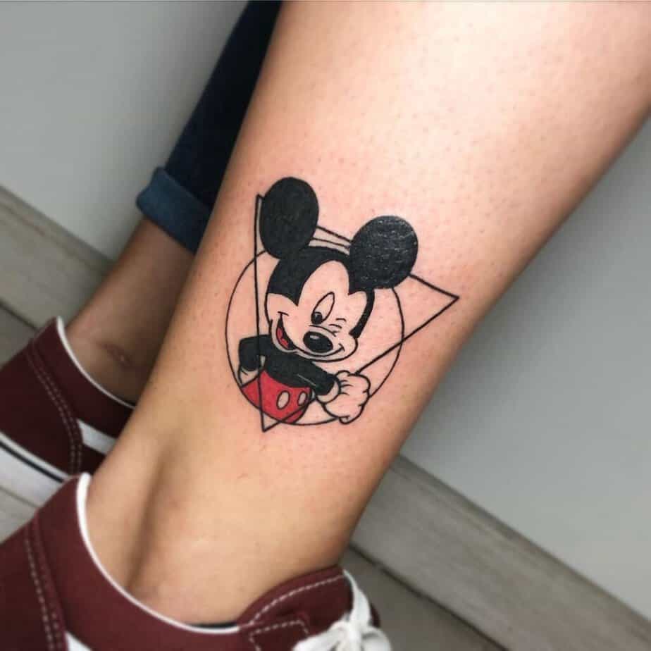 18. Mickey Mouse mit geometrischen Elementen