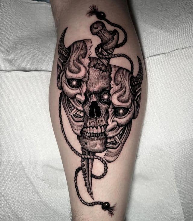 12. Unheimliches Bein-Totenkopf-Tattoo