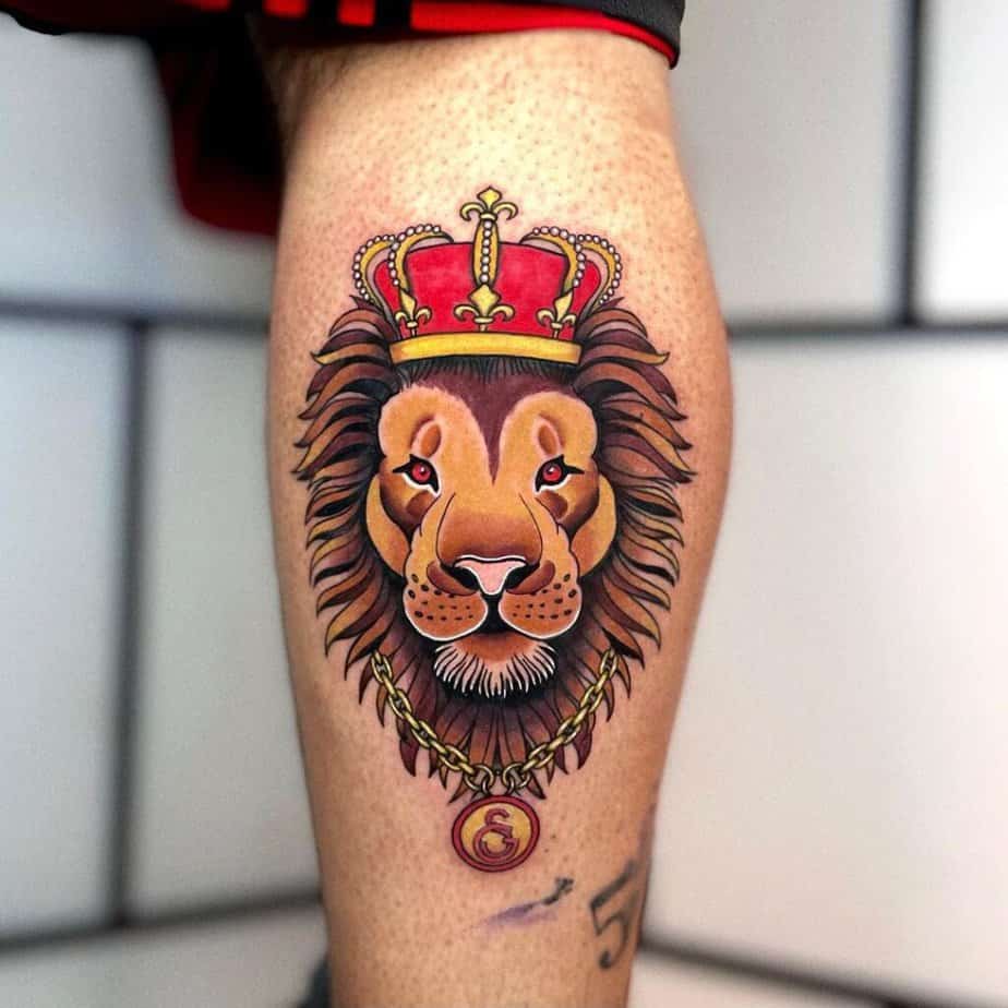 Löwen-Tattoo-Ideen mit einem Hauch von Farbe