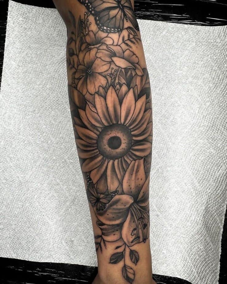 7. Detaillierte florale Tattoos