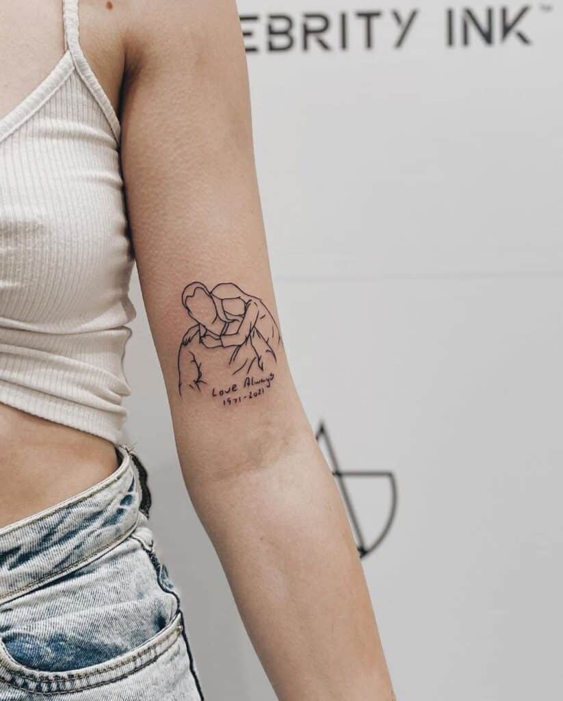 18. Ein Vater-Tochter-Porträt-Tattoo in Strichtechnik 