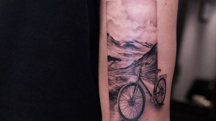 20 attraktive Fahrrad-Tattoo-Ideen für Outdoor-Liebhaber