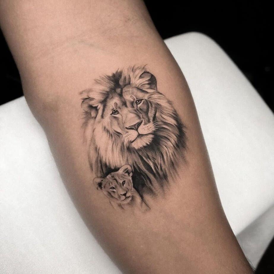 6. Ein Löwe-Tattoo