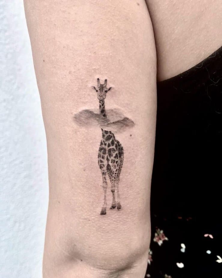 7. Eine Giraffen-Tätowierung