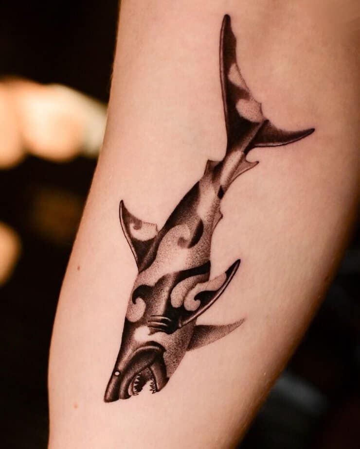 8. Ein Hai-Tattoo