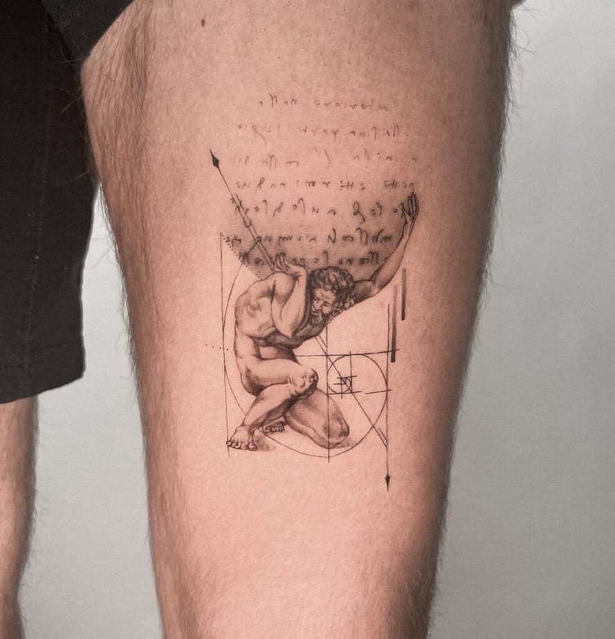 10. Ein mikro-realistisches Atlas-Tattoo auf dem Oberschenkel 