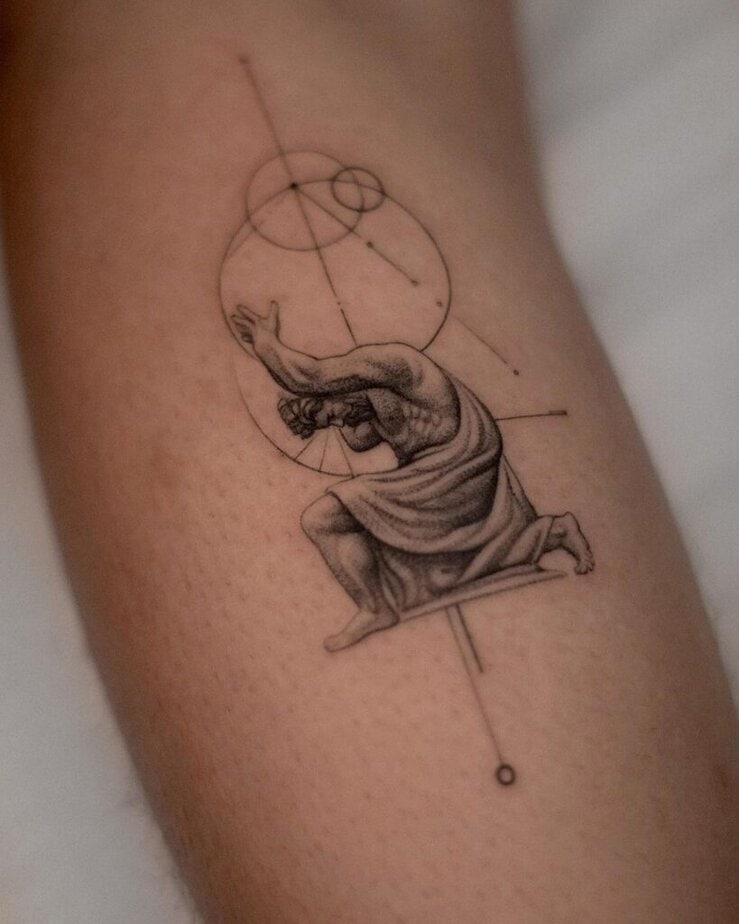 11. Ein kleines und einfaches Atlas-Tattoo 