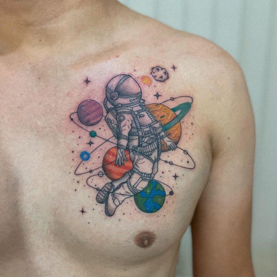 Bunte Weltraum-Tattoos