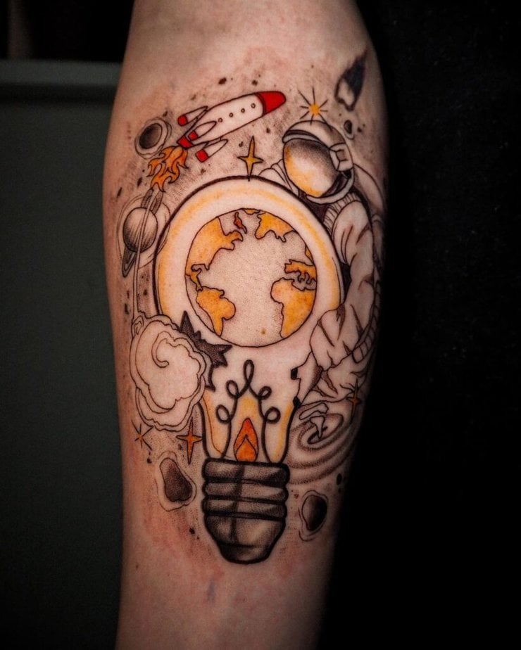 Bunte Weltraum-Tattoos