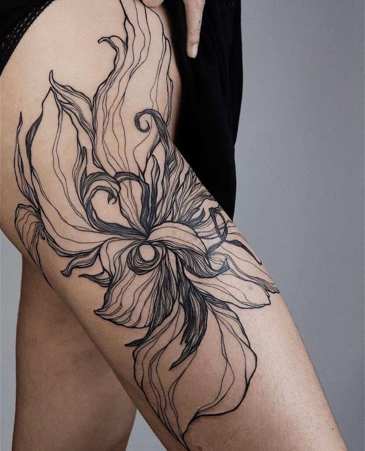 22. Ein fließendes, florales abstraktes Tattoo 