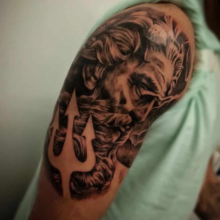 Große Poseidon-Tattoos