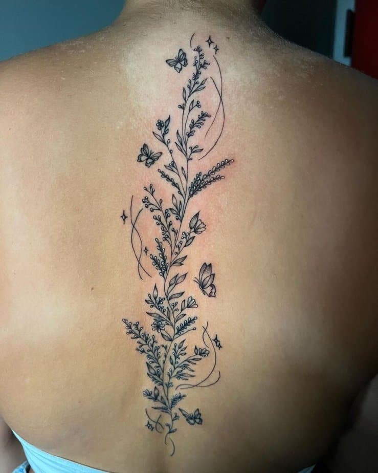 Rankenrücken-Tattoo mit Schmetterlingen