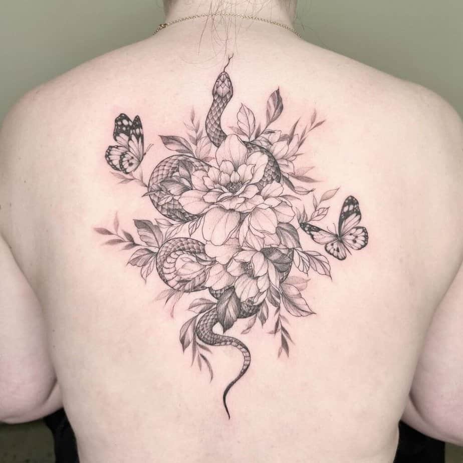 Ungewöhnliche Rücken-Tattoos mit Ranken