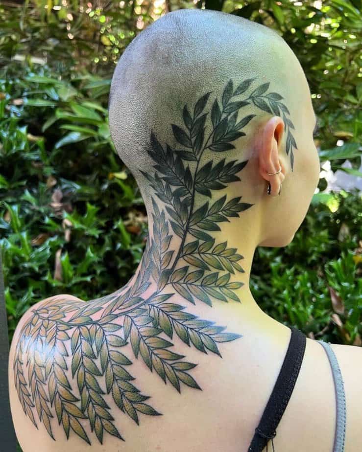 Ungewöhnliche Rücken-Tattoos mit Ranken
