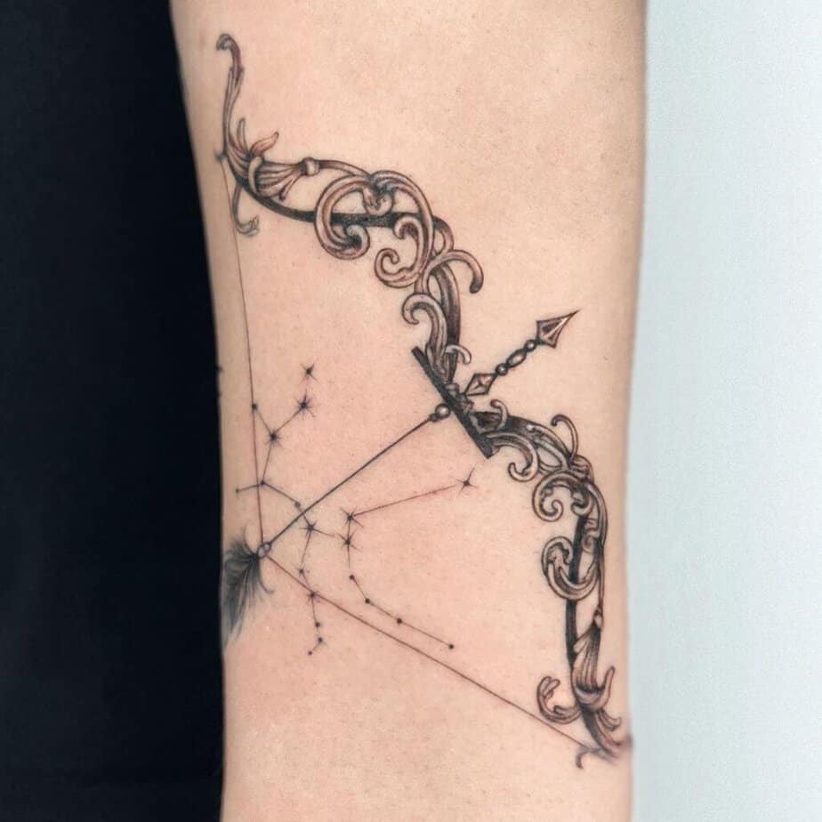 5. Ein Schütze-Tattoo mit Sternen und Sternbildern 