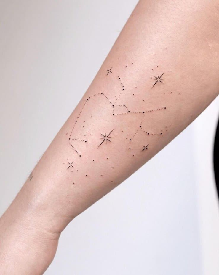 6. Ein Schütze-Sternbild-Tattoo 