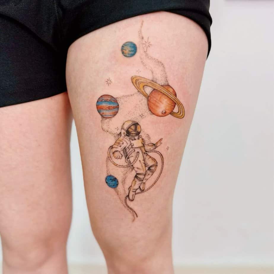 Astronautentattoos perfekt für dein Bein