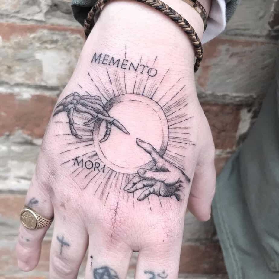 Einfache Skelett Hand Tattoo Ideen