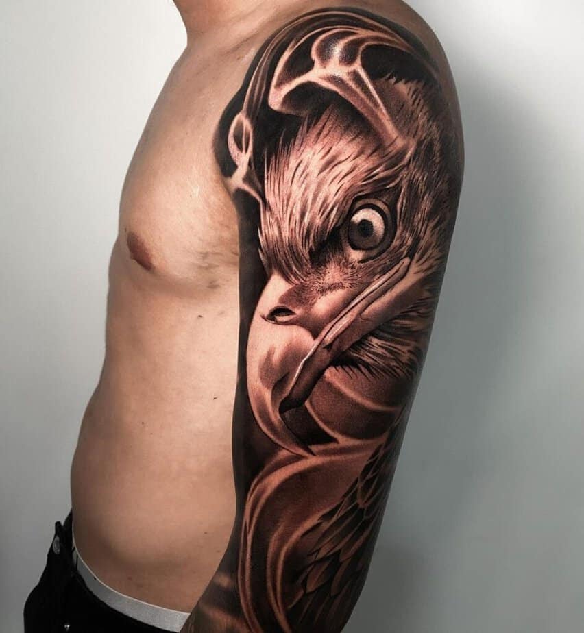Ganzärmeliges Adler-Tattoo