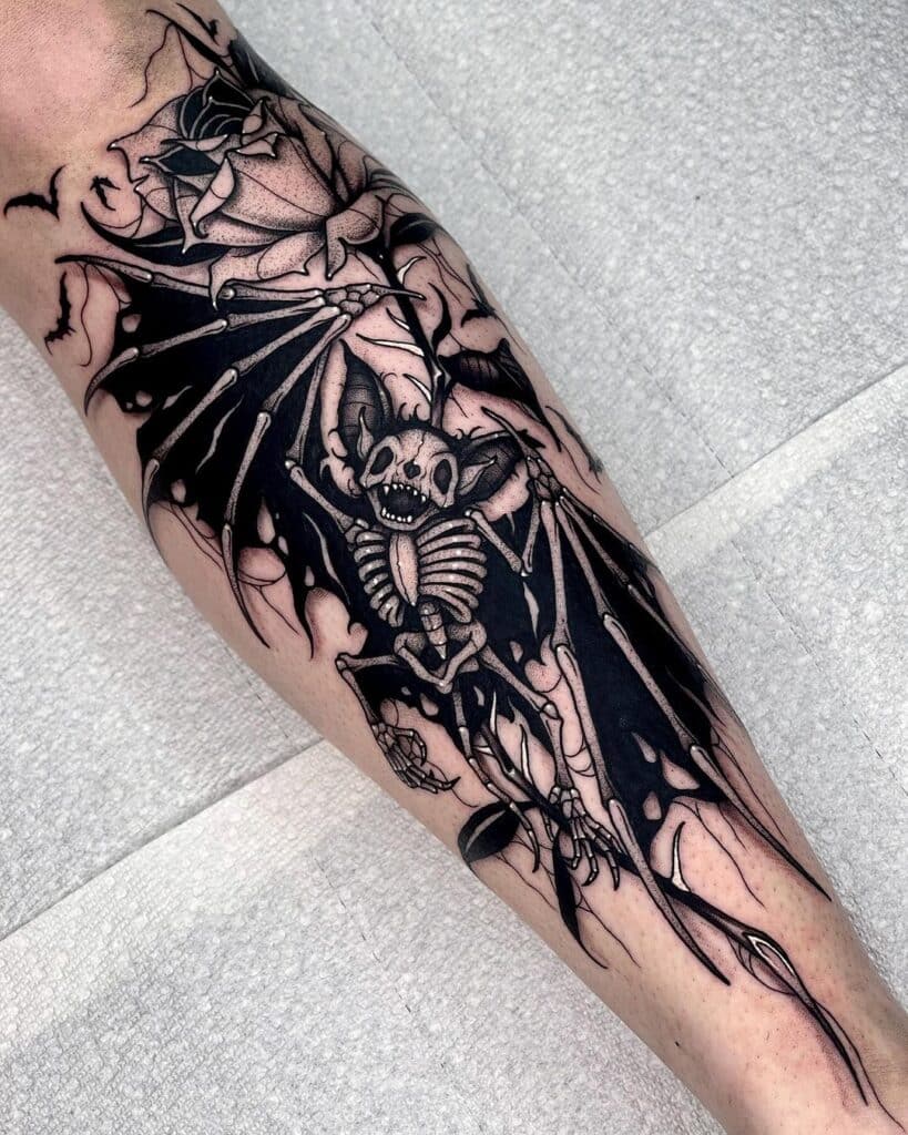 Schwarze und graue Fledermaus-Tattoos