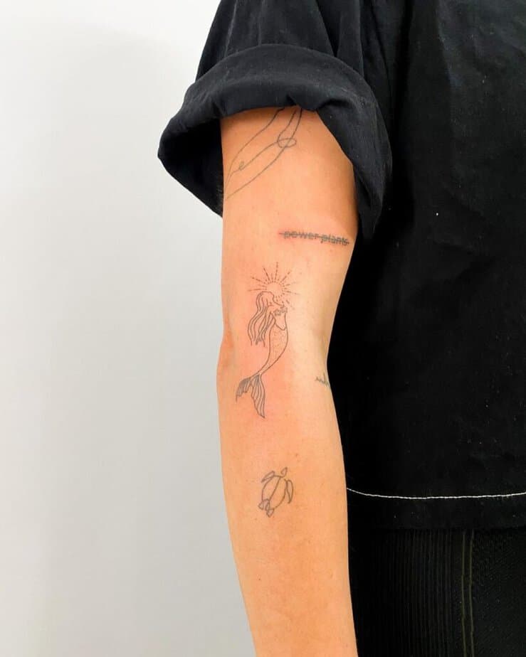 24. Eine Meerjungfrau Aufkleber Ärmel Tattoo 