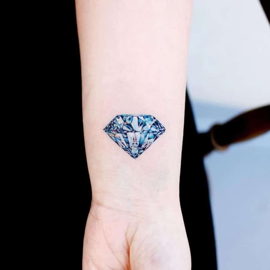 4. Ein realistisches Diamant-Tattoo