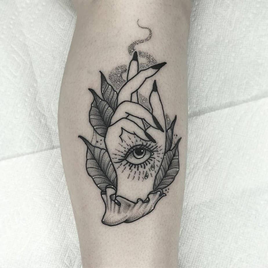 Einfaches Hexenhände-Tattoo