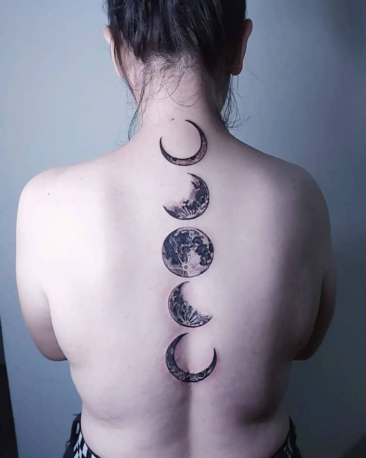 Wirbelsäule Mond und Sterne Tattoos