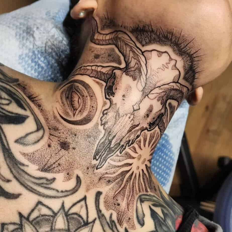 4. Ein Ziegen-Totenkopf-Tattoo 