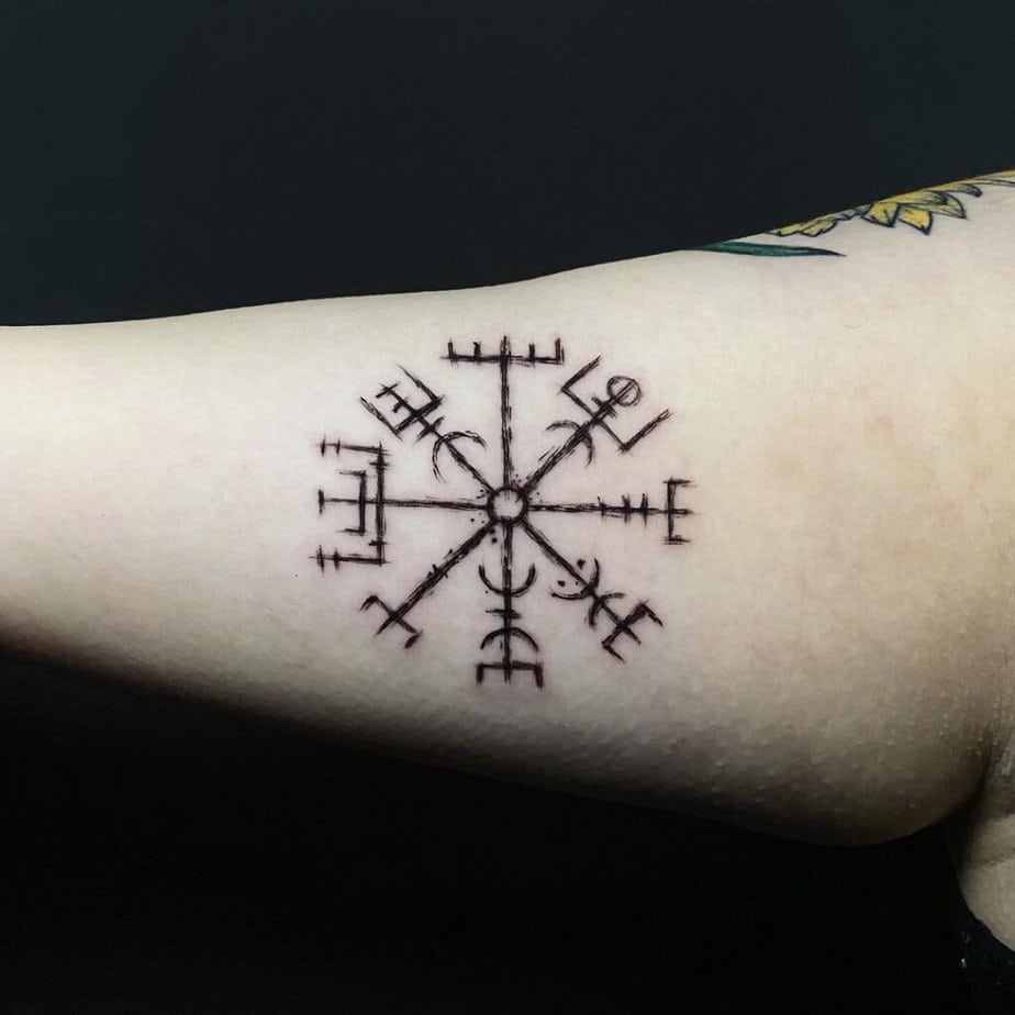 Tribal Kompass Tattoo Ideen