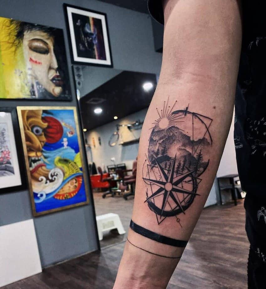 Berg und Kompass Tattoo Ideen