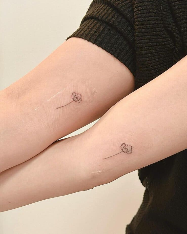 2. Ein hübsches Mohnblumen-Tattoo 