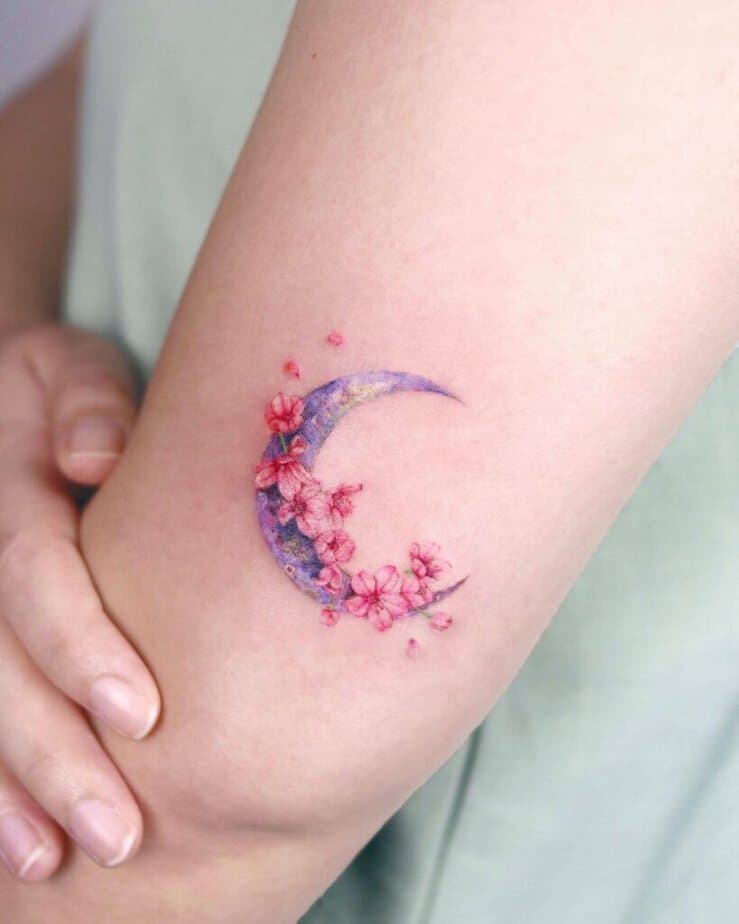 Floral Mond Tattoo Designs
