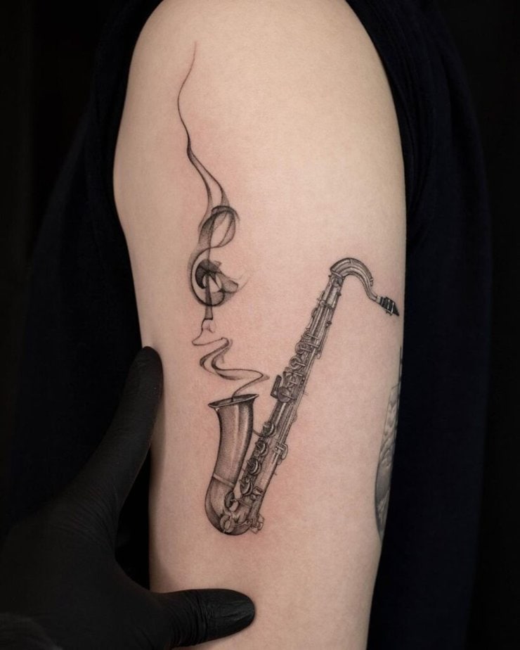 11. Ein Saxophon-Tattoo mit Details 