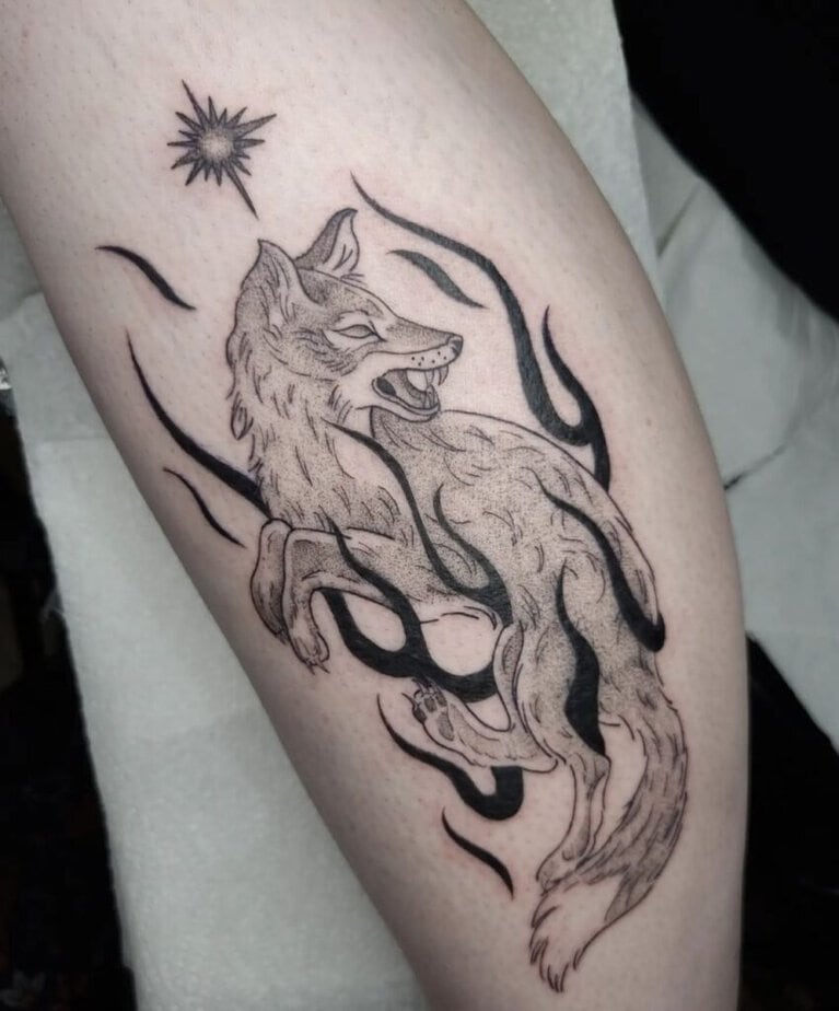 Schwarzer und grauer Fuchs Tattoo