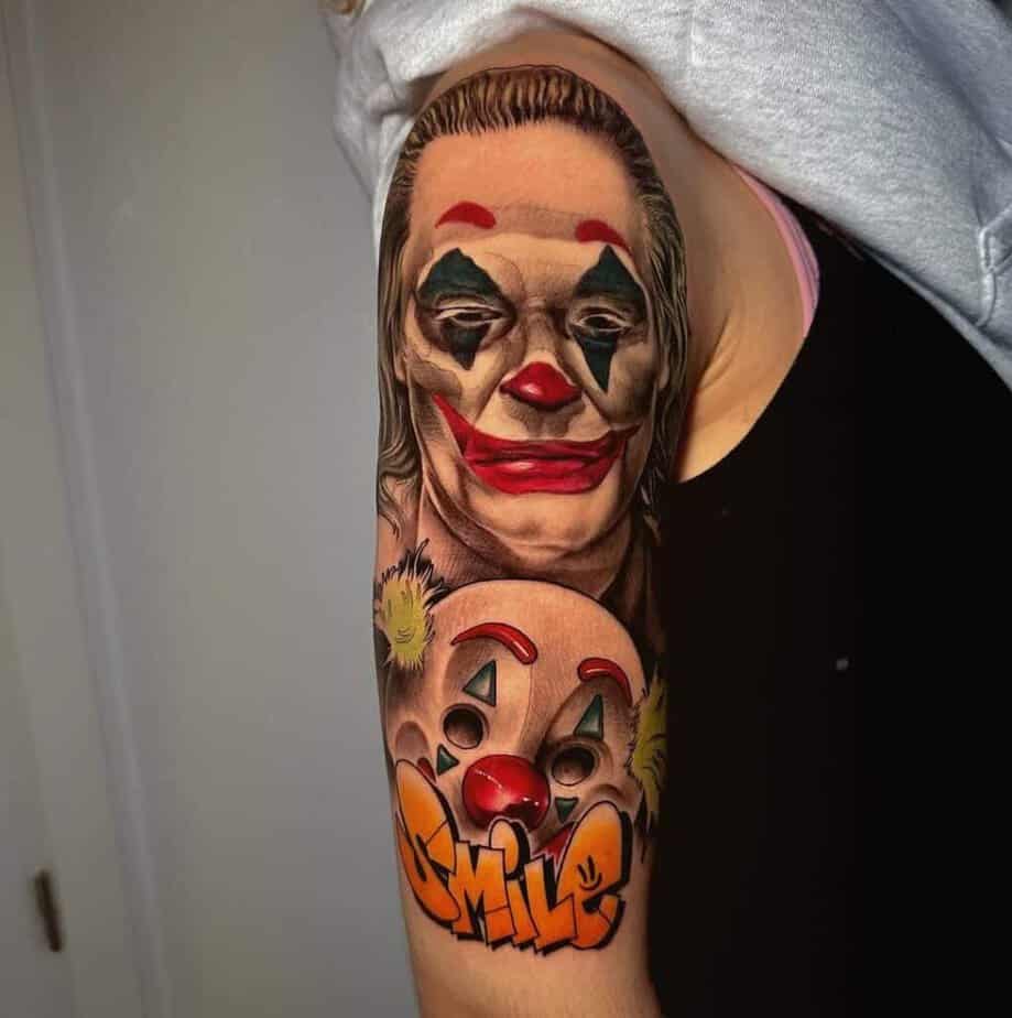 12. Ein farbiges Joker-Tattoo 