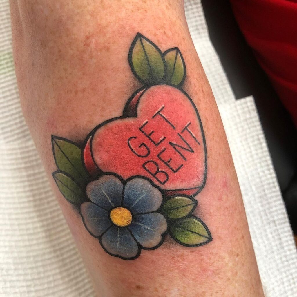 Ein "Get bent"-Tattoo