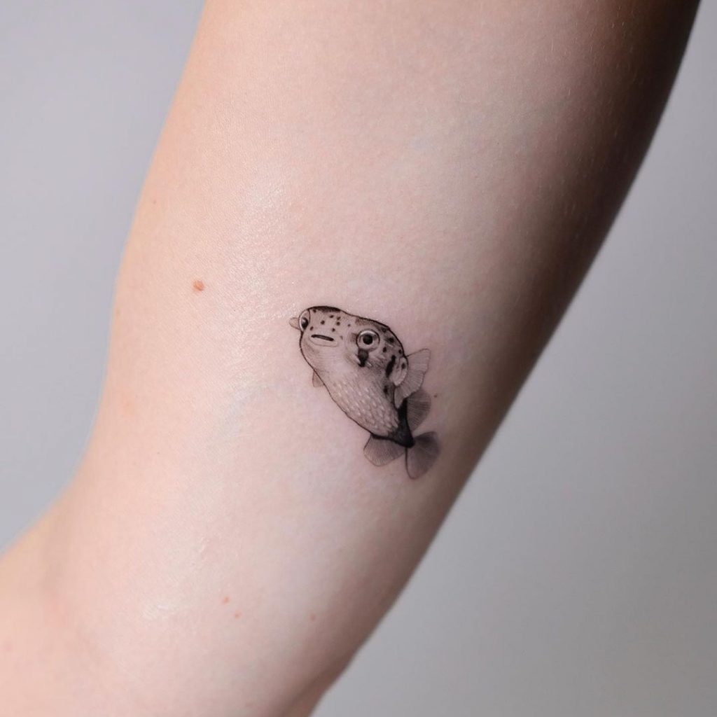 Ein Kugelfisch-Tattoo